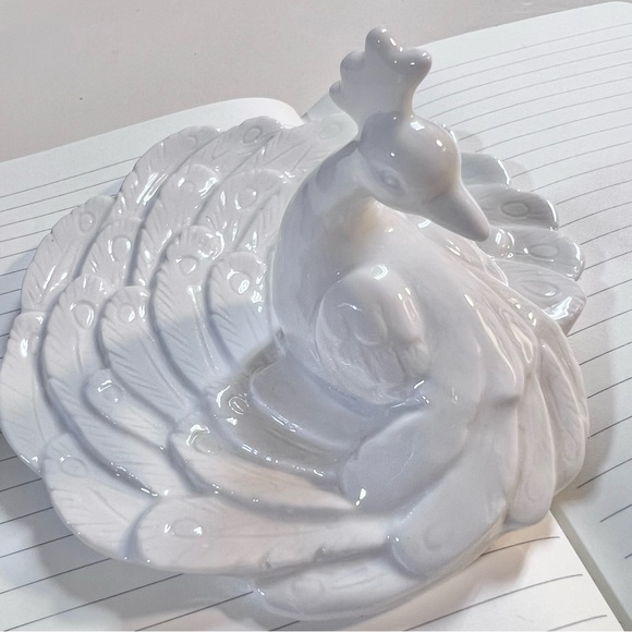 Vintage White Ceramic Peacock trinket dish accessories tray Signed imm - Picture 2 of 11